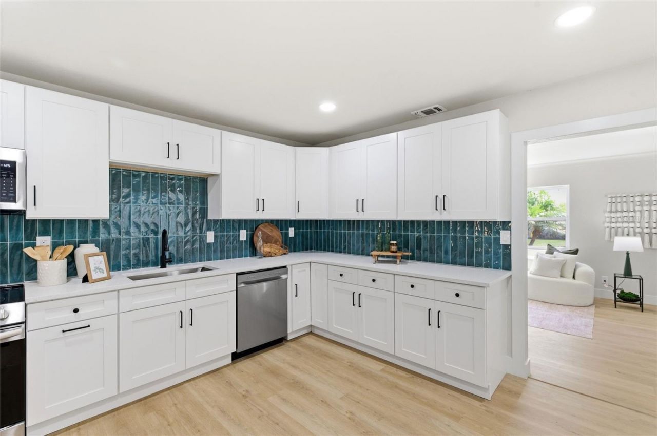 3593 Benson Avenue N, Saint Petersburg, FL 33713 Photo