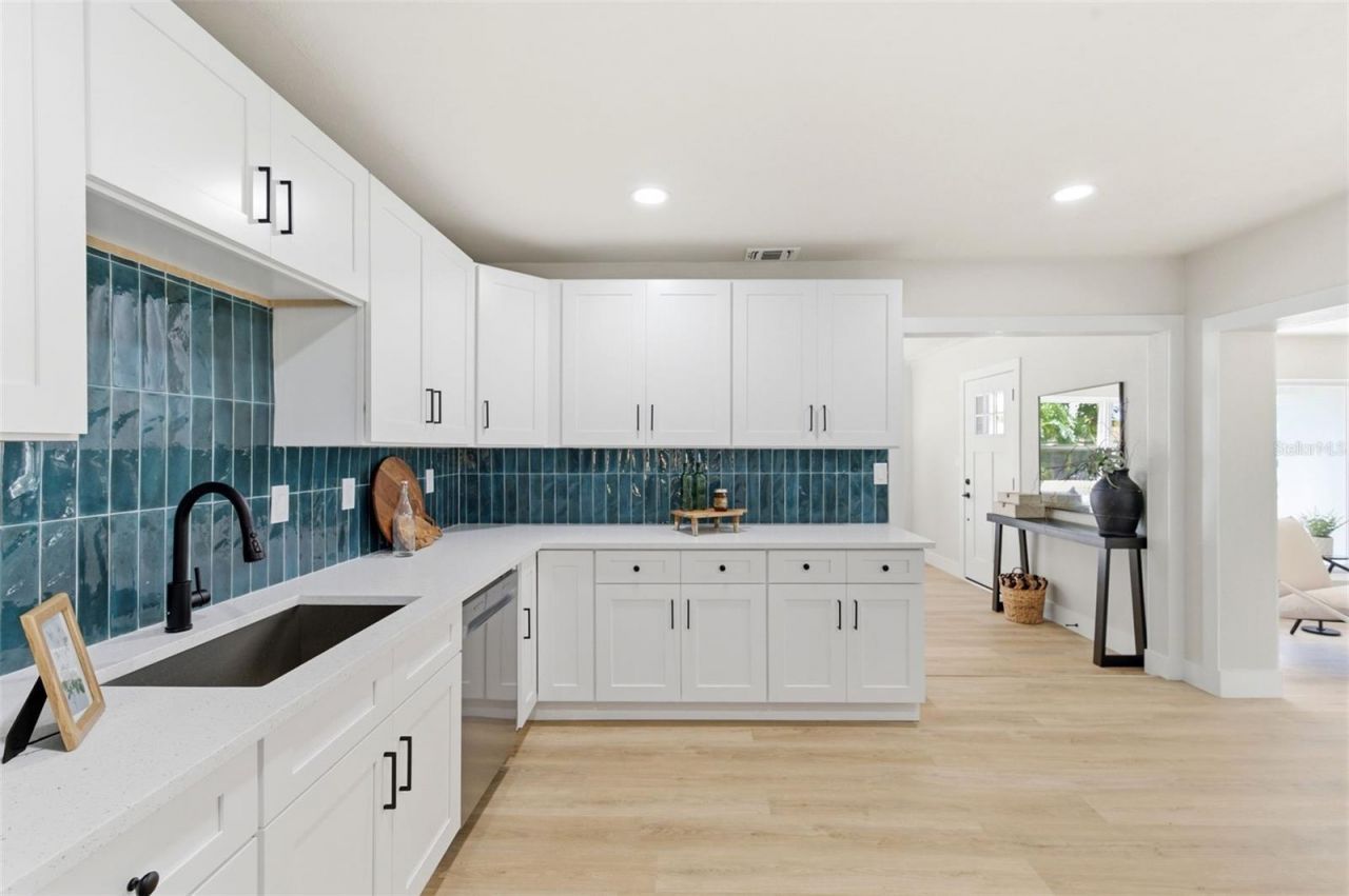 3593 Benson Avenue N, Saint Petersburg, FL 33713 Photo