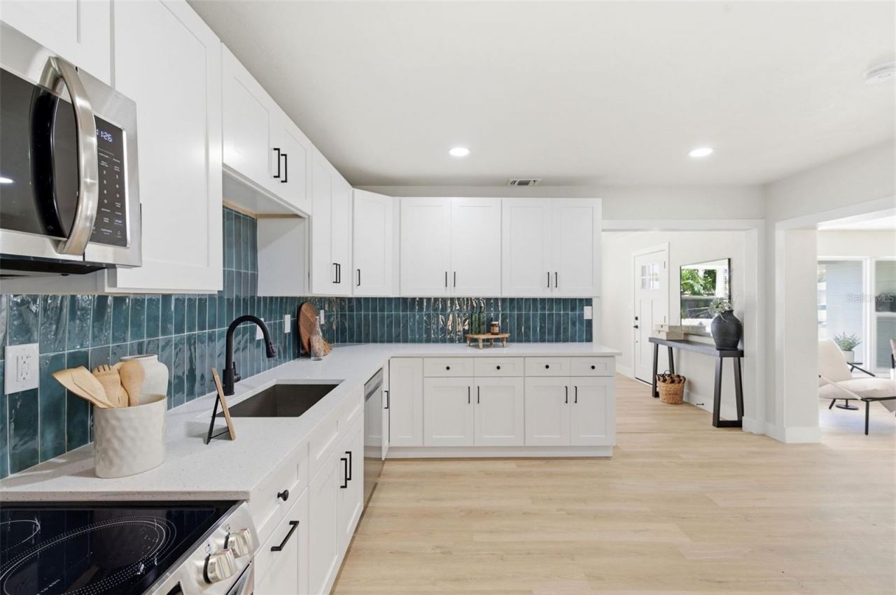 3593 Benson Avenue N, Saint Petersburg, FL 33713 Photo