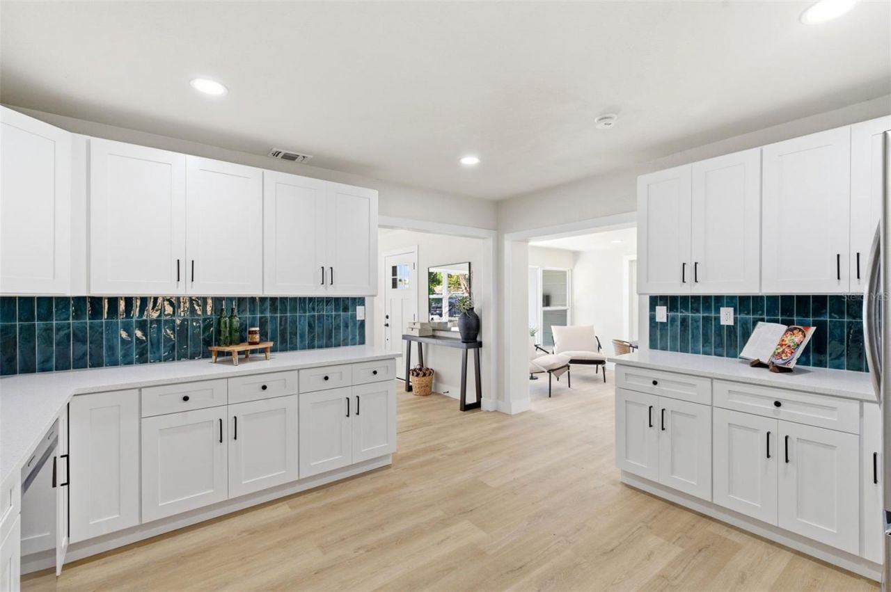 3593 Benson Avenue N, Saint Petersburg, FL 33713 Photo