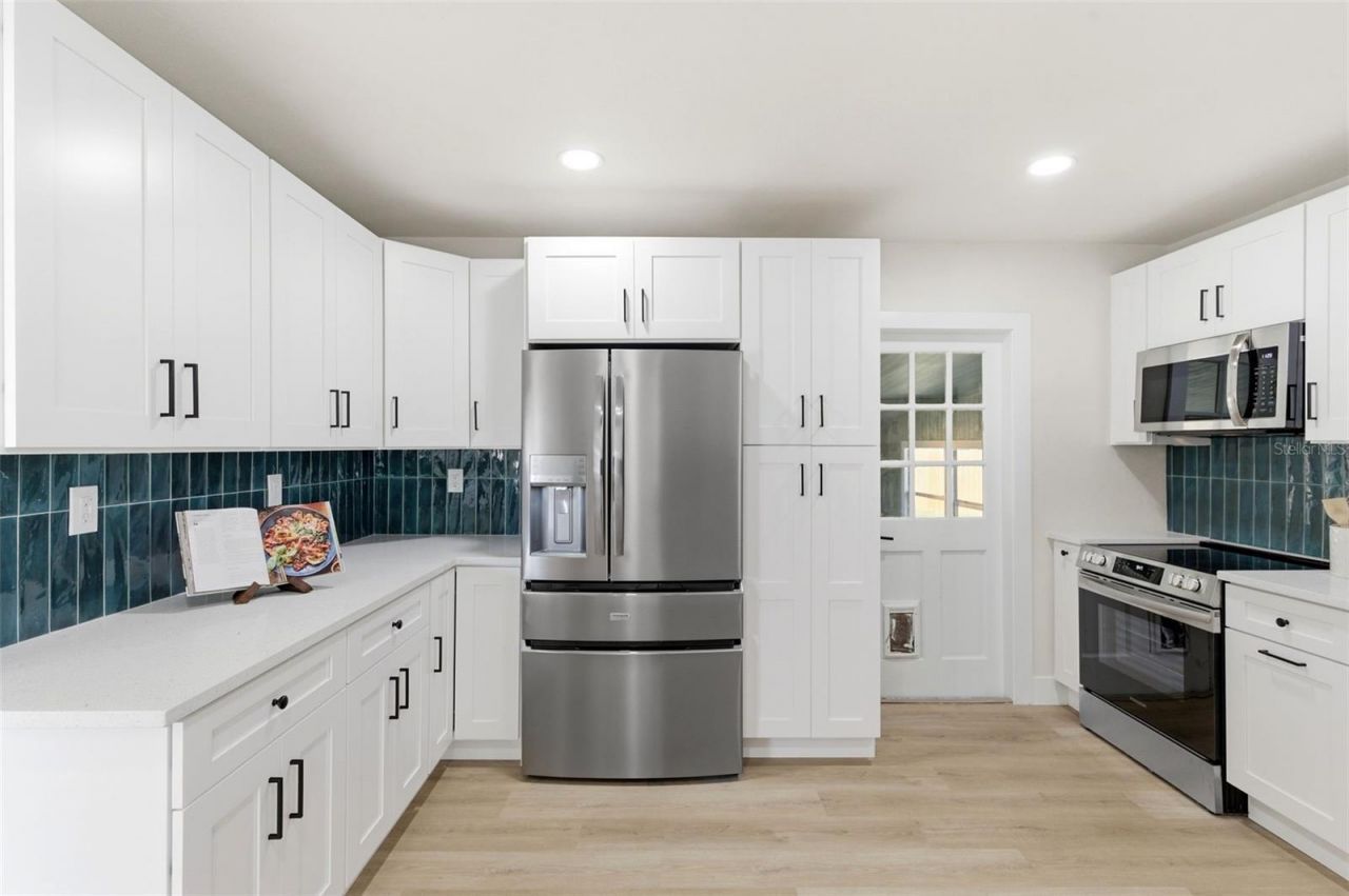 3593 Benson Avenue N, Saint Petersburg, FL 33713 Photo