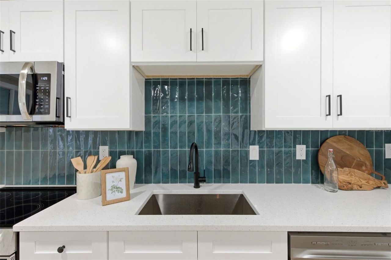 3593 Benson Avenue N, Saint Petersburg, FL 33713 Photo