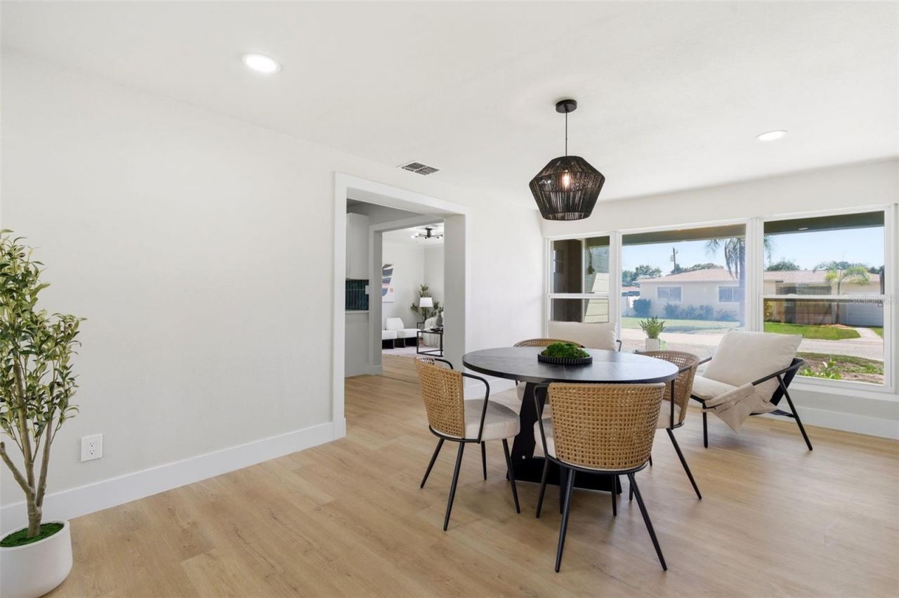 3593 Benson Avenue N, Saint Petersburg, FL 33713 Photo