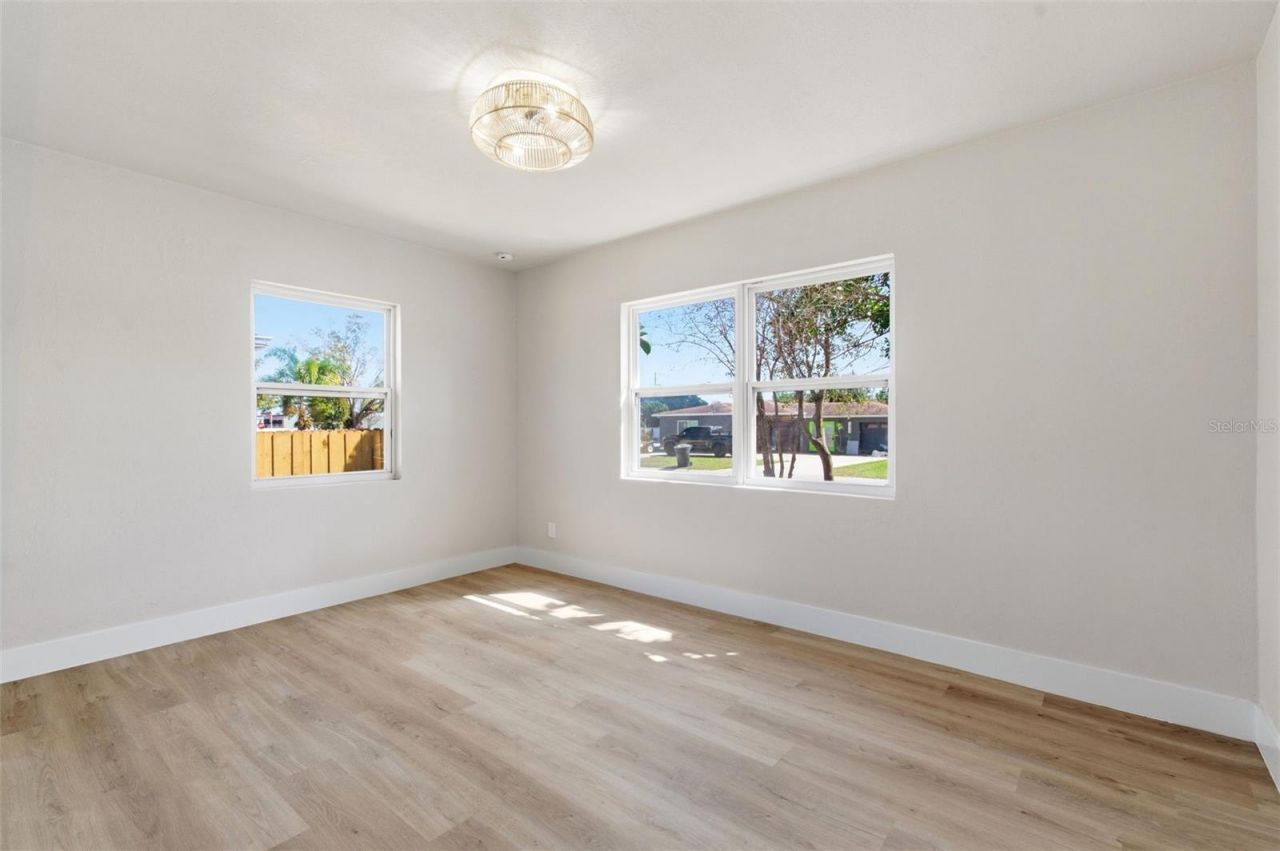 3593 Benson Avenue N, Saint Petersburg, FL 33713 Photo