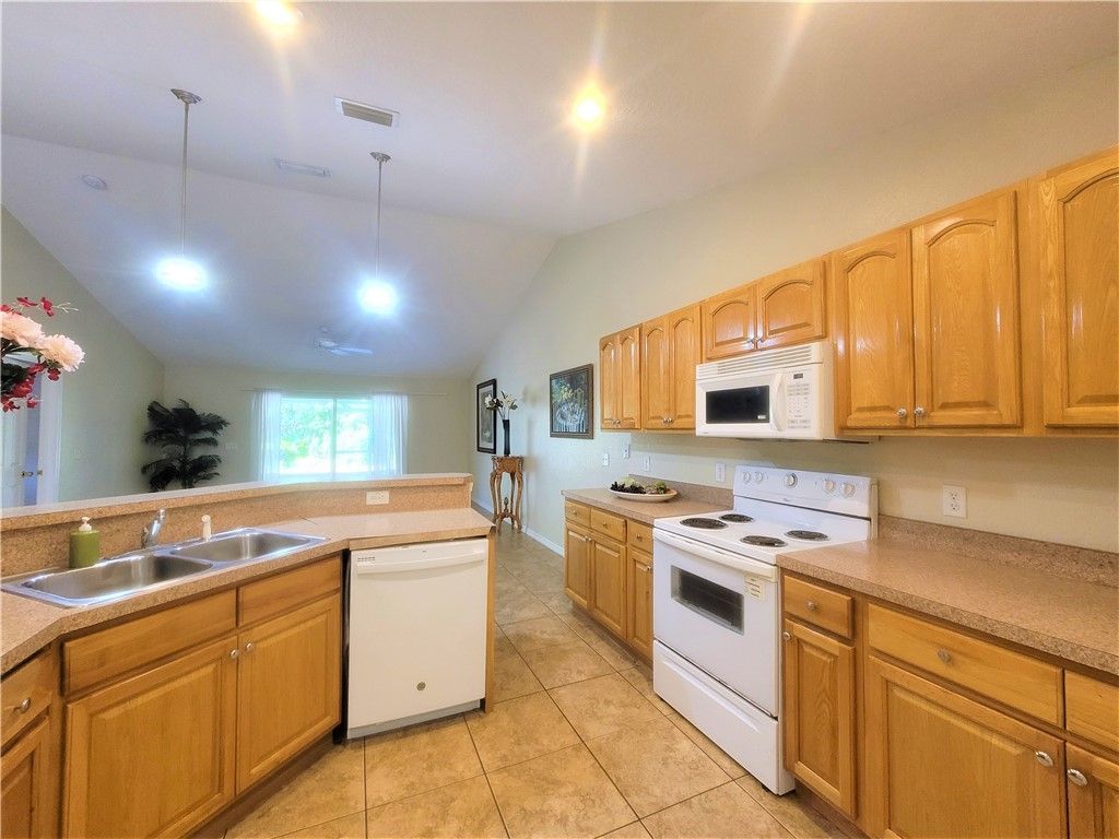 11124 Hotchkiss Drive, Unit A, Sebastian, FL 32958 Photo