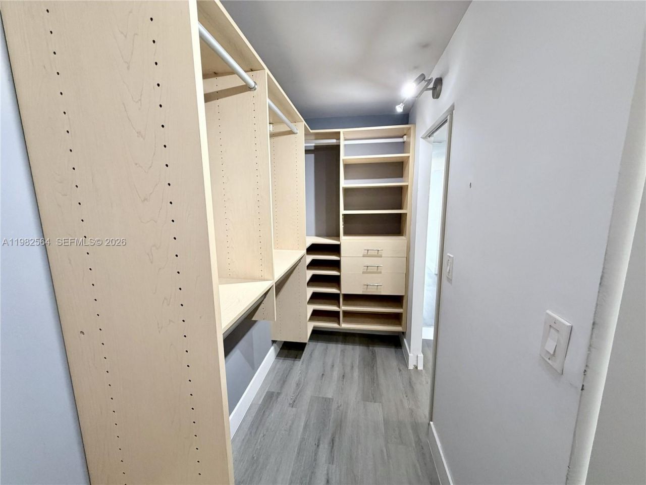 1450 Brickell Bay Dr , Unit 1405, Miami, FL 33131 Photo