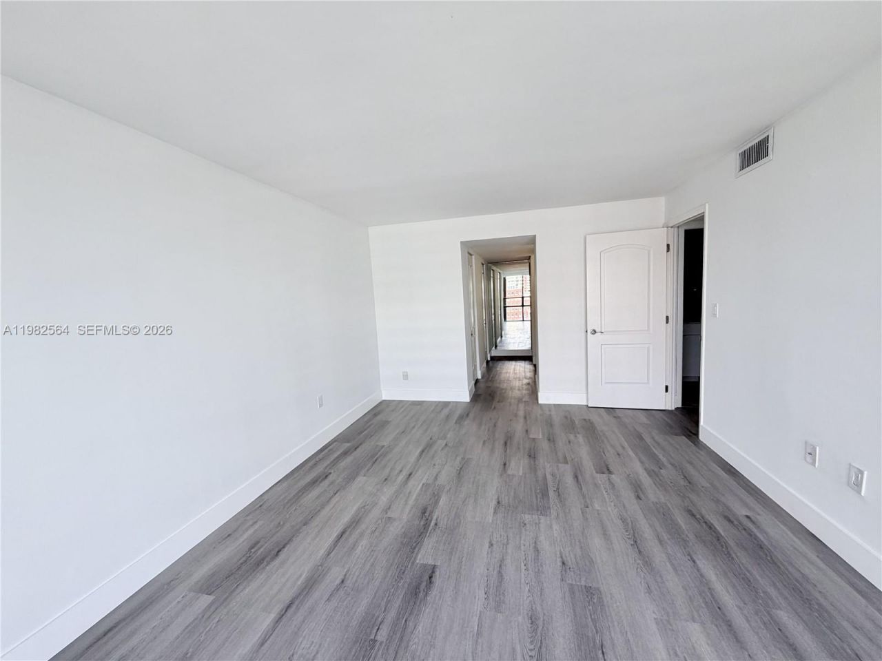 1450 Brickell Bay Dr , Unit 1405, Miami, FL 33131 Photo