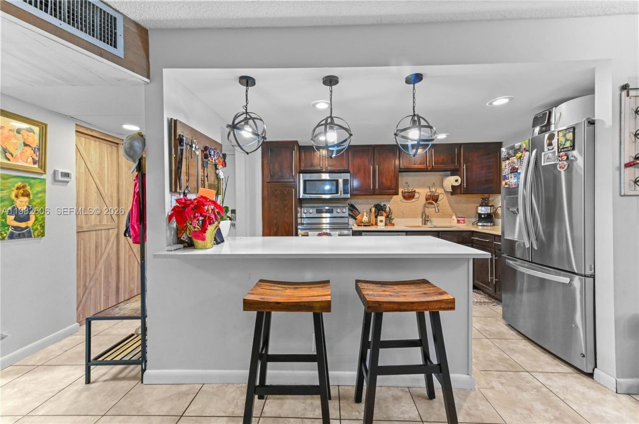 2761 Taft St, Unit 110, Hollywood, FL 33020 Photo