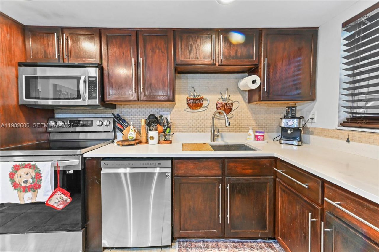 2761 Taft St, Unit 110, Hollywood, FL 33020 Photo