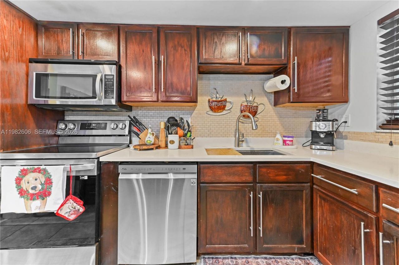 2761 Taft St, Unit 110, Hollywood, FL 33020 Photo