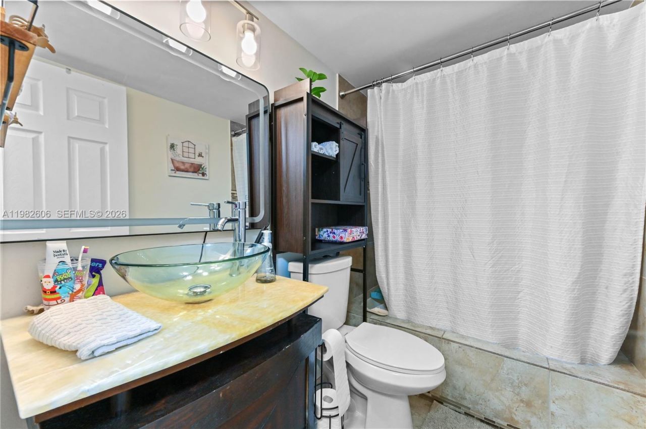 2761 Taft St, Unit 110, Hollywood, FL 33020 Photo