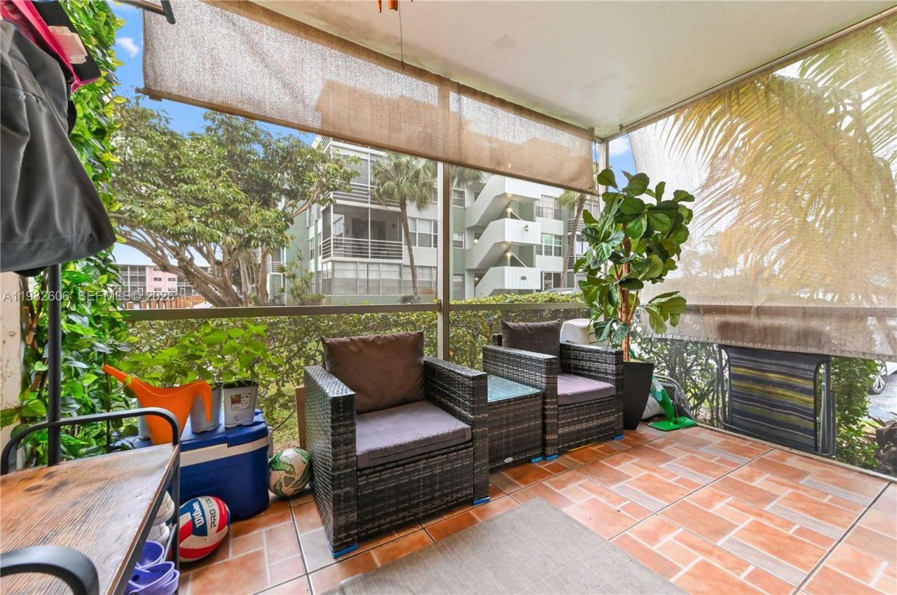 2761 Taft St, Unit 110, Hollywood, FL 33020 Photo