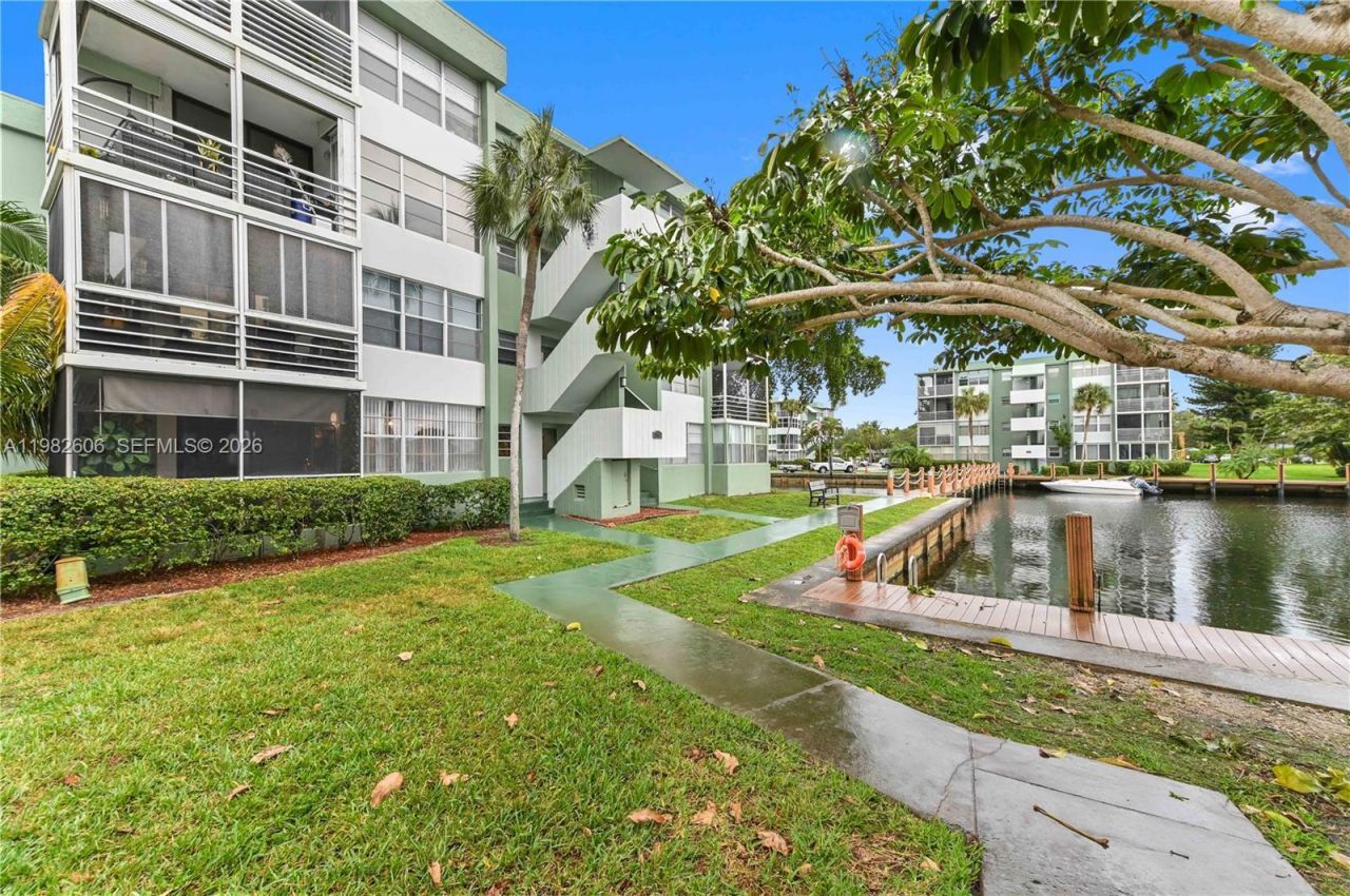 2761 Taft St, Unit 110, Hollywood, FL 33020 Photo