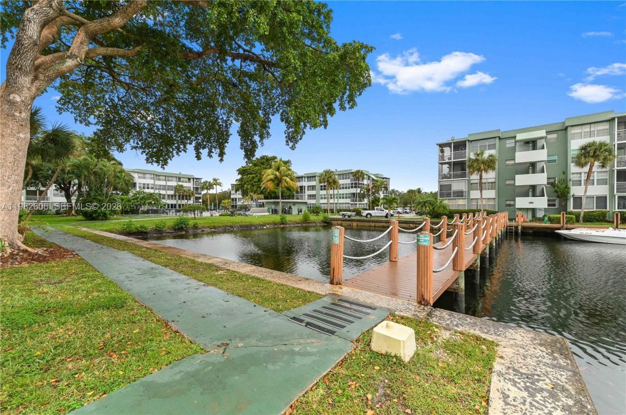 2761 Taft St, Unit 110, Hollywood, FL 33020 Photo