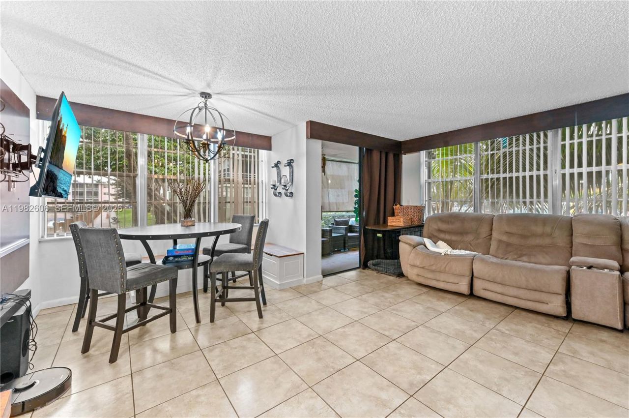 2761 Taft St, Unit 110, Hollywood, FL 33020 Photo