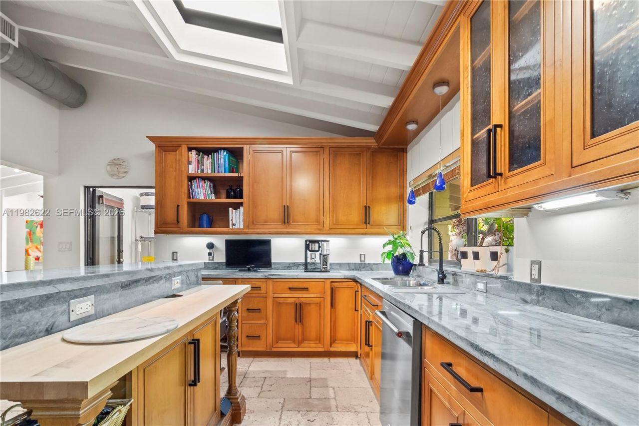 2132 Middle River Dr, Fort Lauderdale, FL 33305 Photo