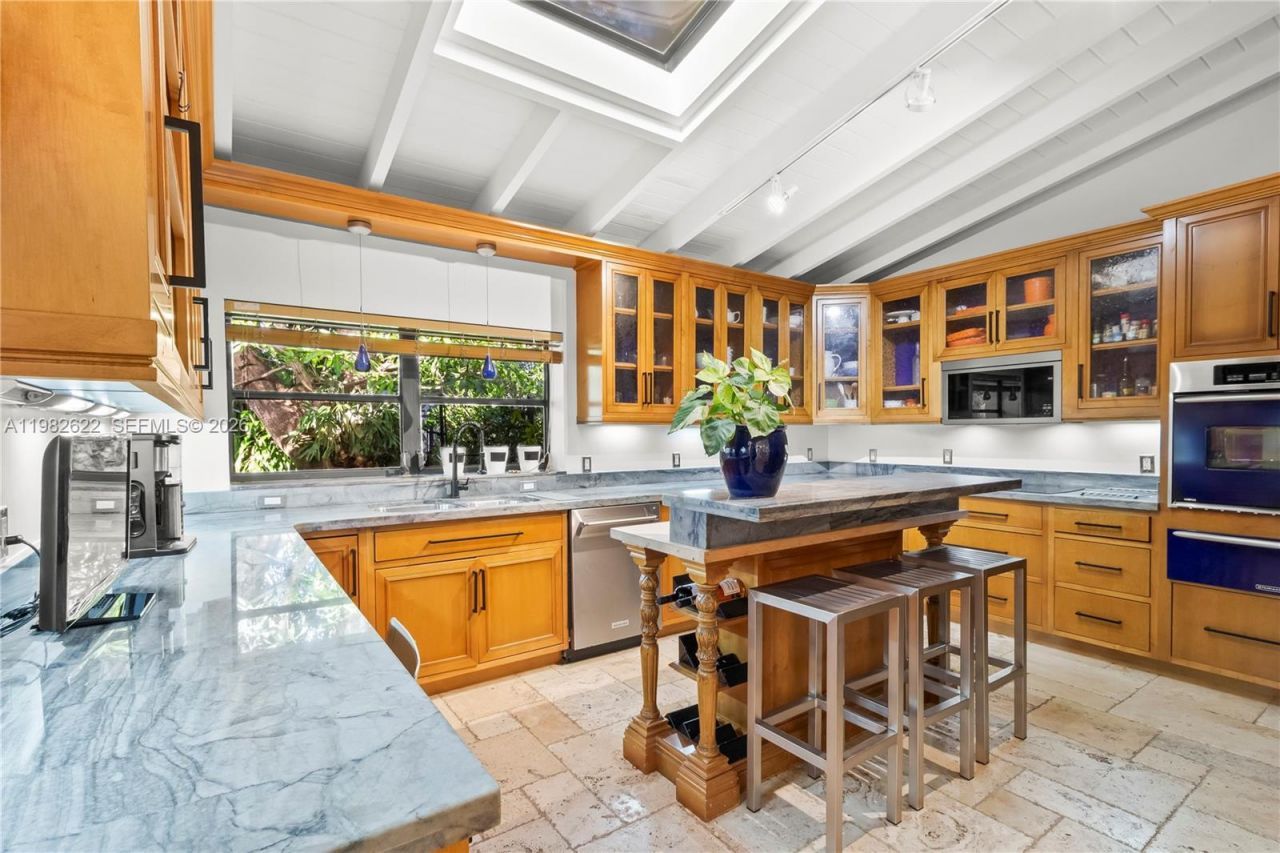 2132 Middle River Dr, Fort Lauderdale, FL 33305 Photo