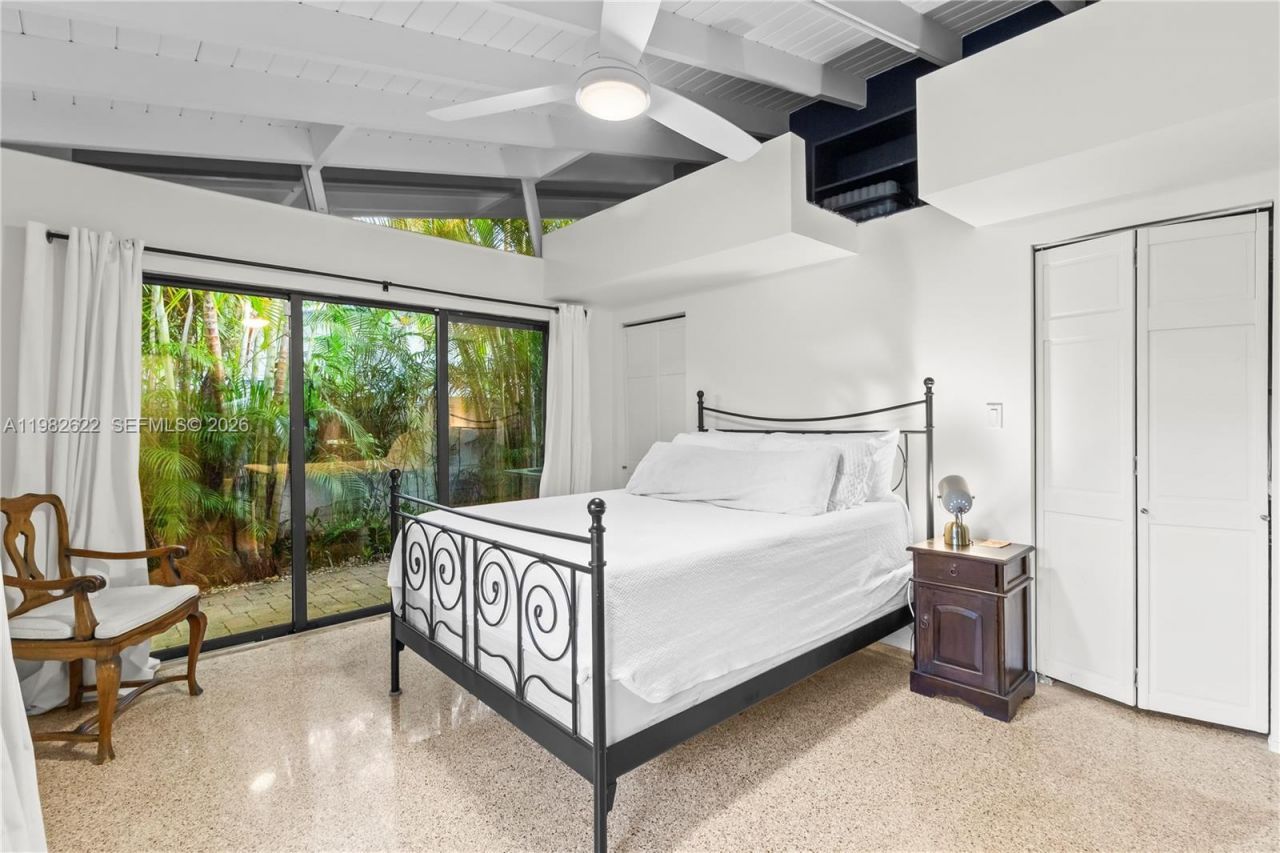 2132 Middle River Dr, Fort Lauderdale, FL 33305 Photo