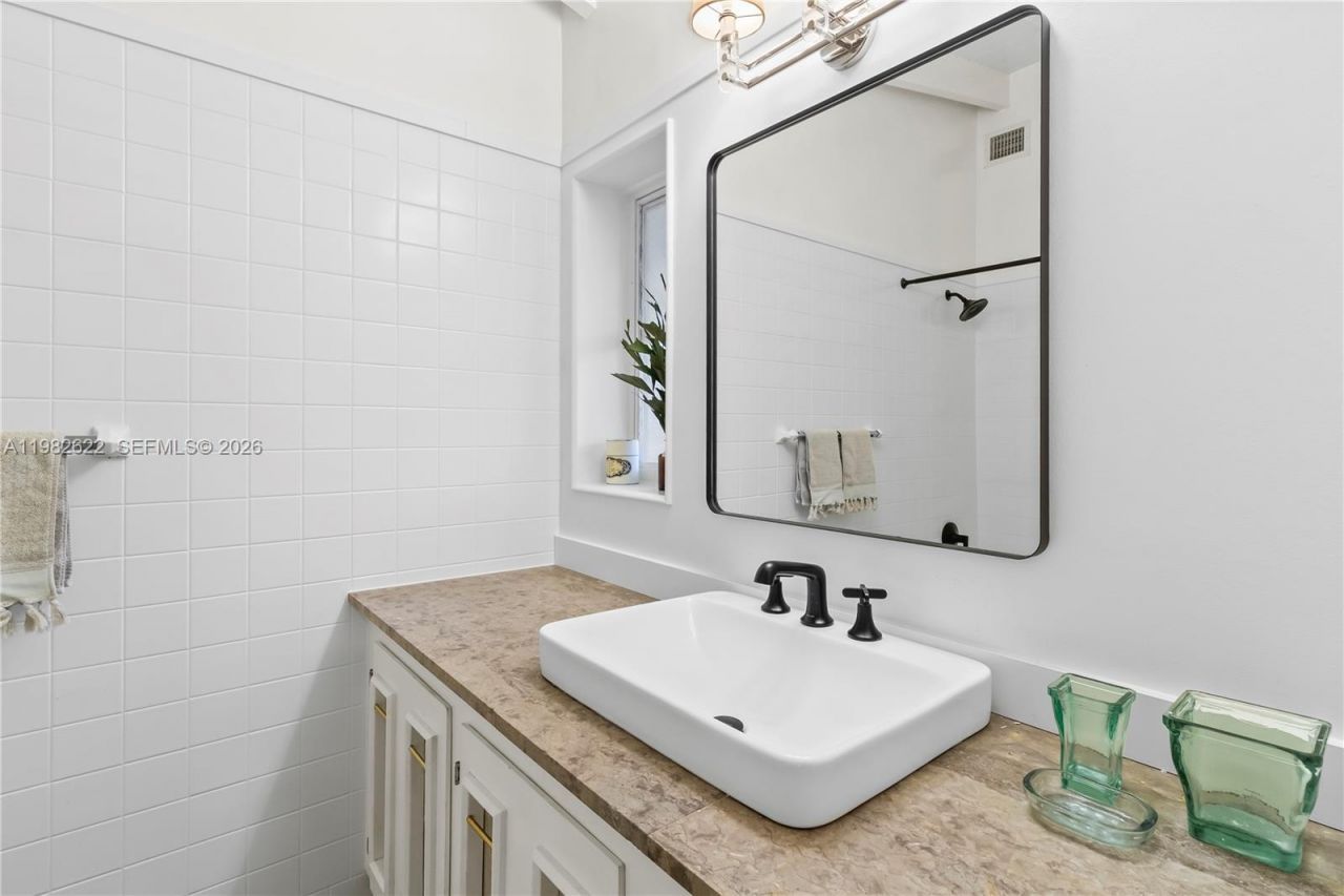 2132 Middle River Dr, Fort Lauderdale, FL 33305 Photo