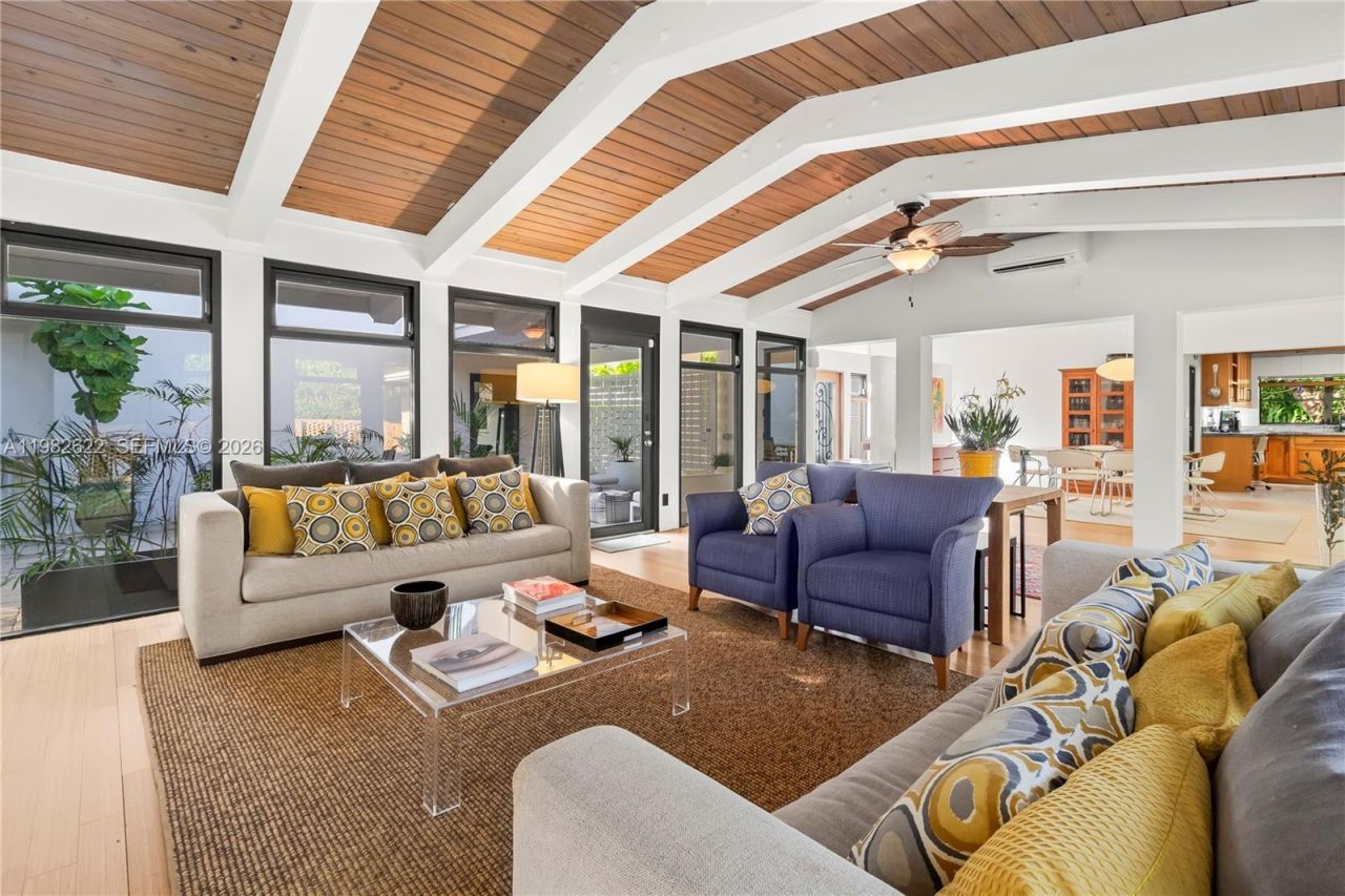 2132 Middle River Dr, Fort Lauderdale, FL 33305 Photo