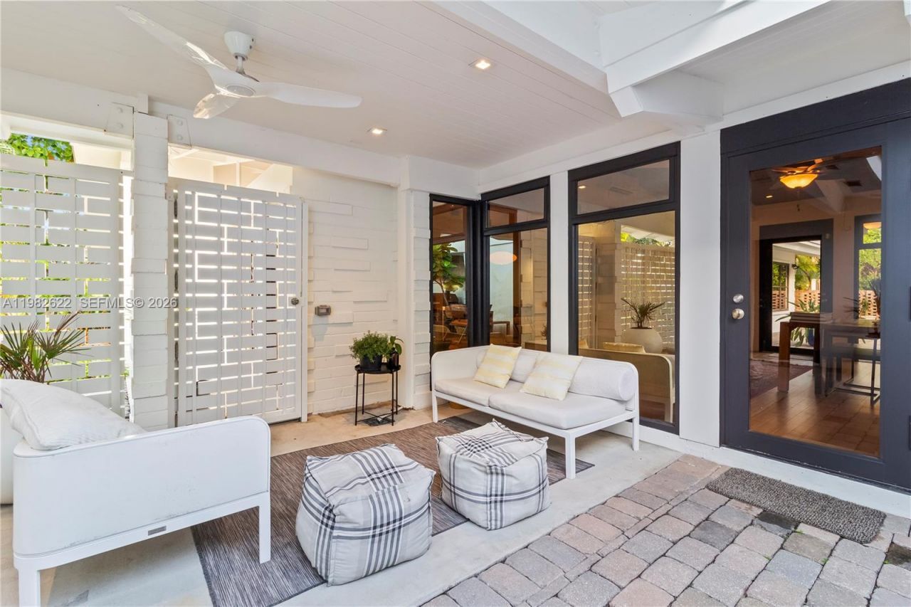 2132 Middle River Dr, Fort Lauderdale, FL 33305 Photo