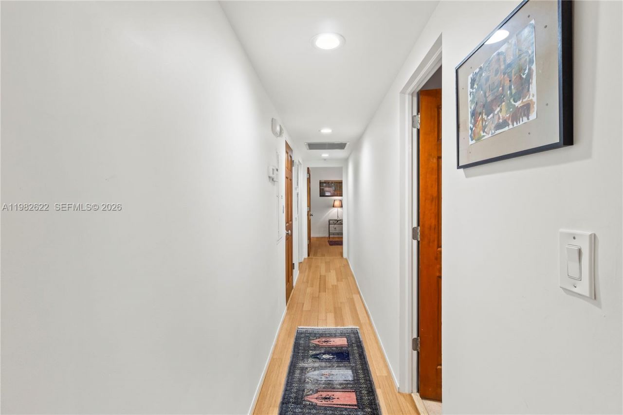 2132 Middle River Dr, Fort Lauderdale, FL 33305 Photo