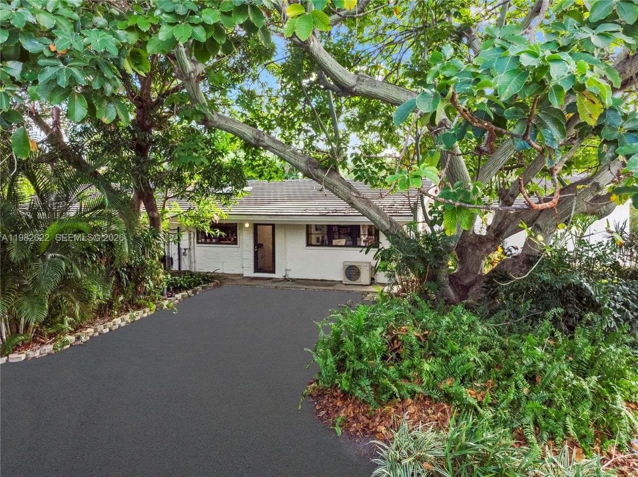 2132 Middle River Dr, Fort Lauderdale, FL 33305 Photo