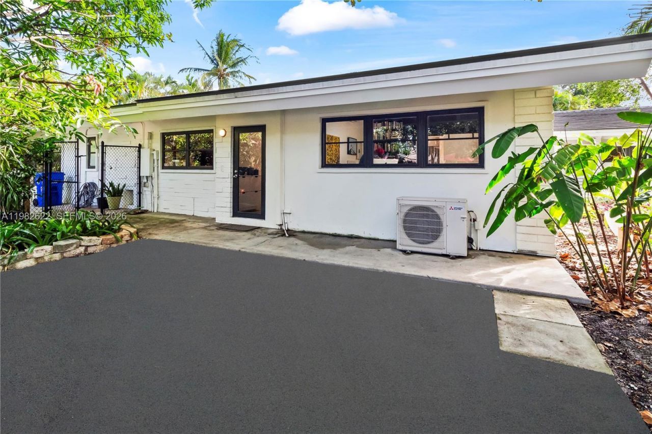 2132 Middle River Dr, Fort Lauderdale, FL 33305 Photo