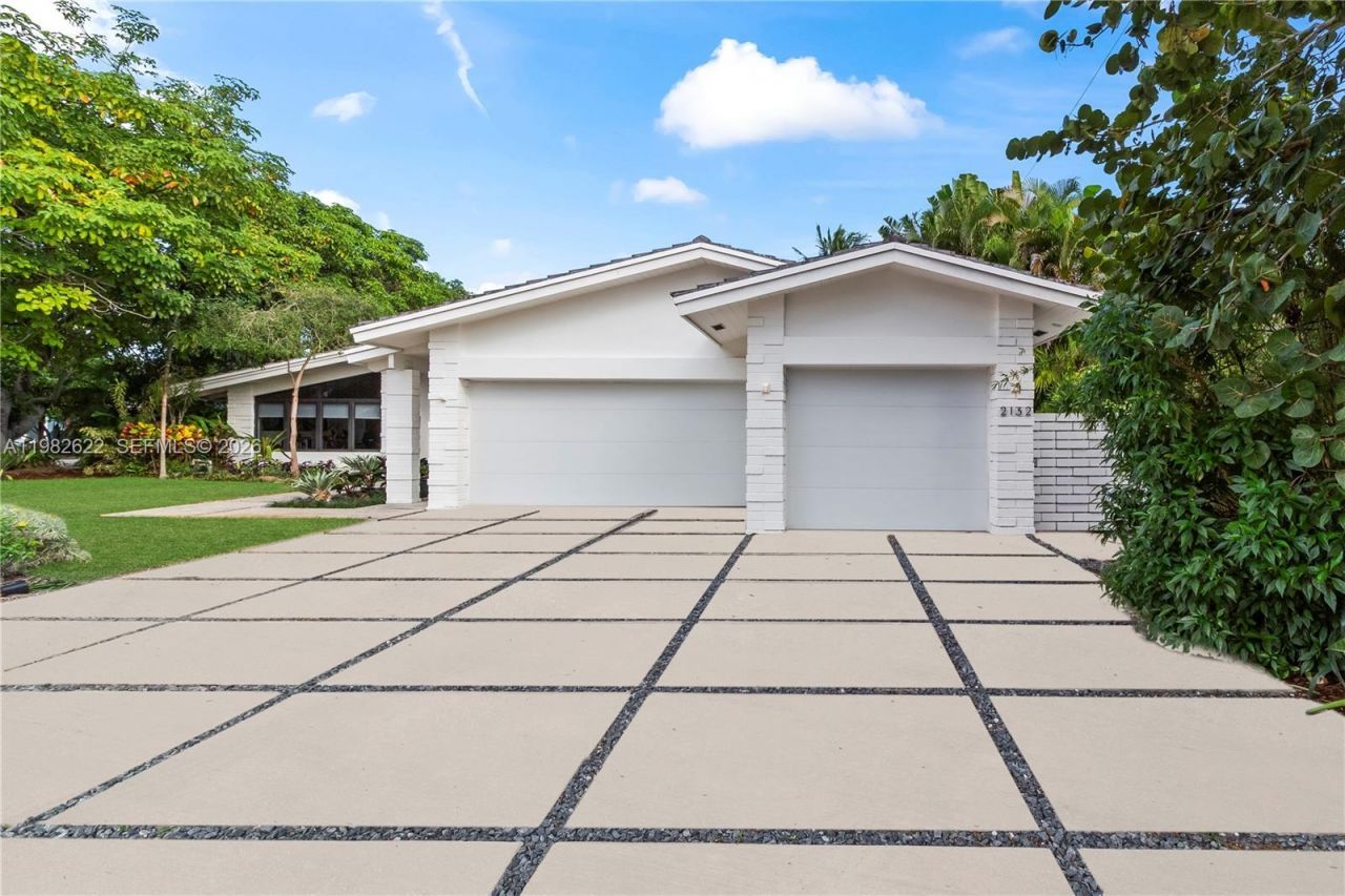 2132 Middle River Dr, Fort Lauderdale, FL 33305 Photo