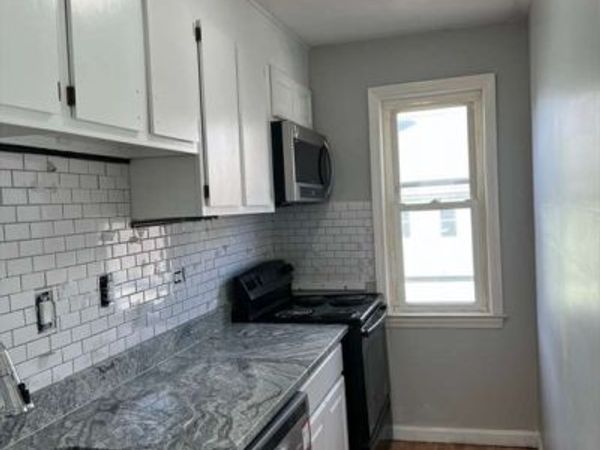 165 Oxford St, Unit 3, Auburn, MA 01501