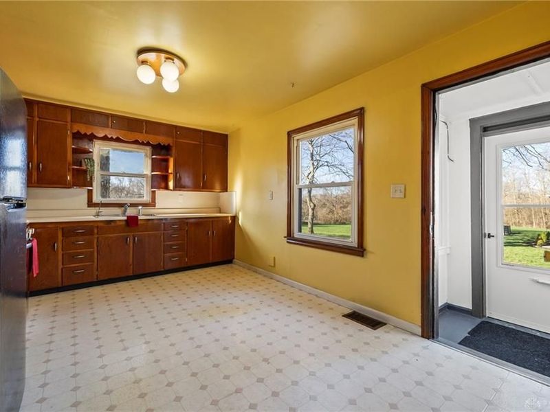 10797 Gratis Jacksonburg Road, Gratis Township, OH 45064 Photo 12