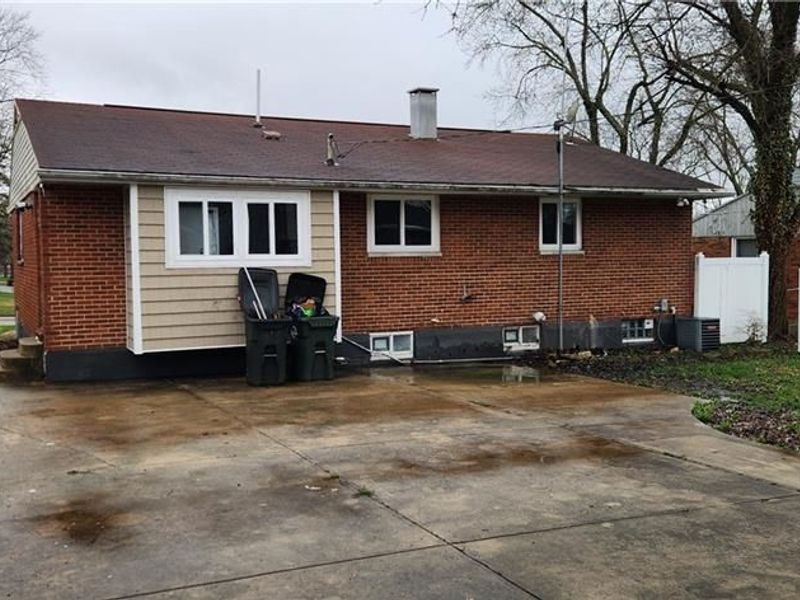 118 Stubbs Drive, Trotwood, OH 45426 Photo 4