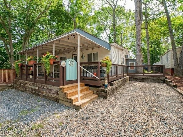 15 Cottage Road , Baiting Hollow, NY 11933