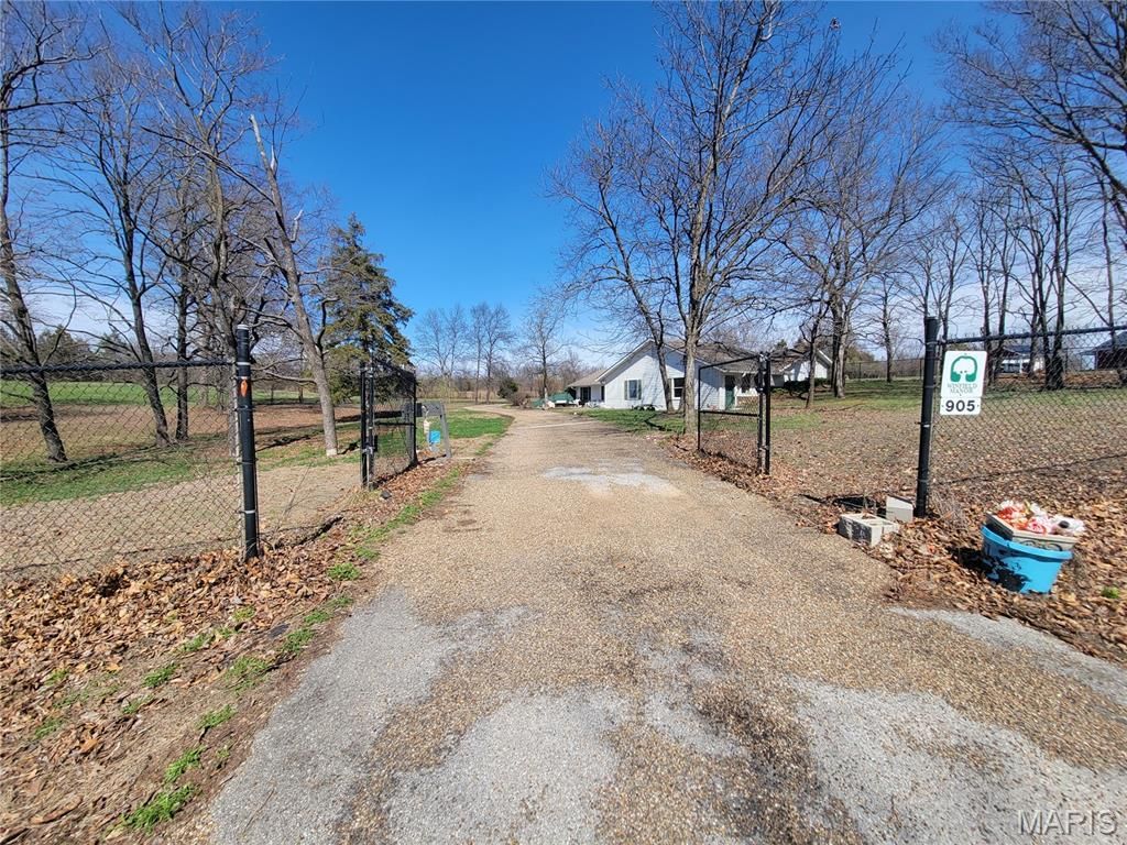 905 Mansion Road , Winfield, MO 63389 Main Photo