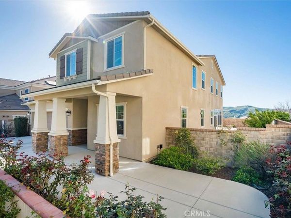 22384 Riverstream Court, Saugus, CA 91350