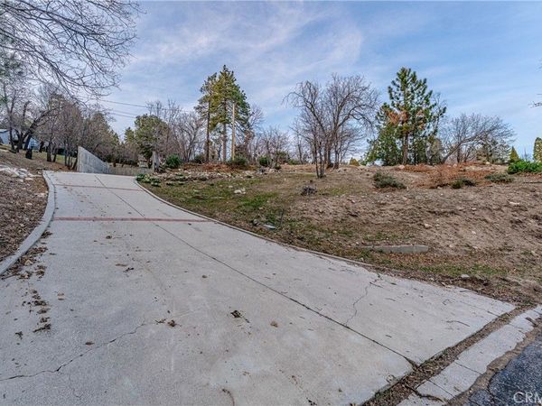 70 Panorama Road, Running Springs, CA 92382