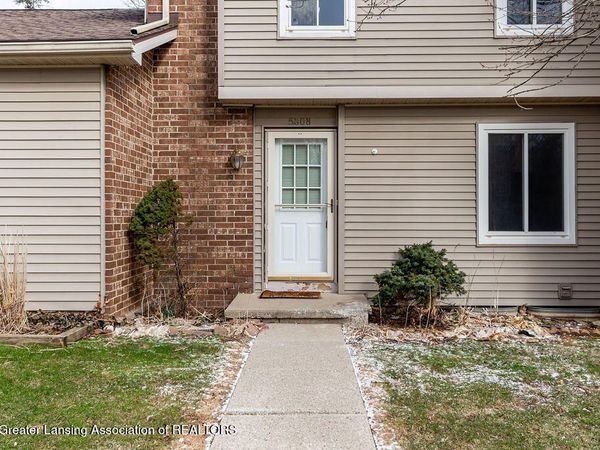 5808 Okemos Road, Haslett, MI 48840