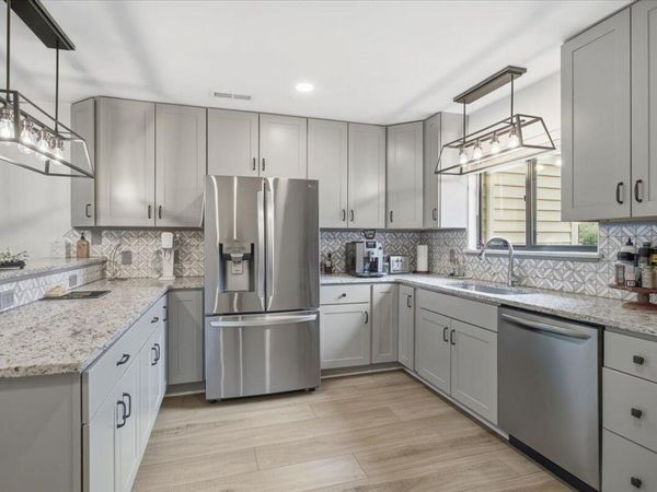 219 Shoreline Marina CIR , Unit 122, Moneta, VA 24121