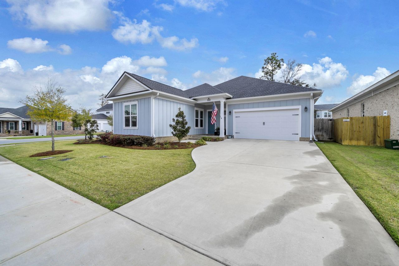 222 Safflower Lane, Niceville, FL 32578 Main Photo
