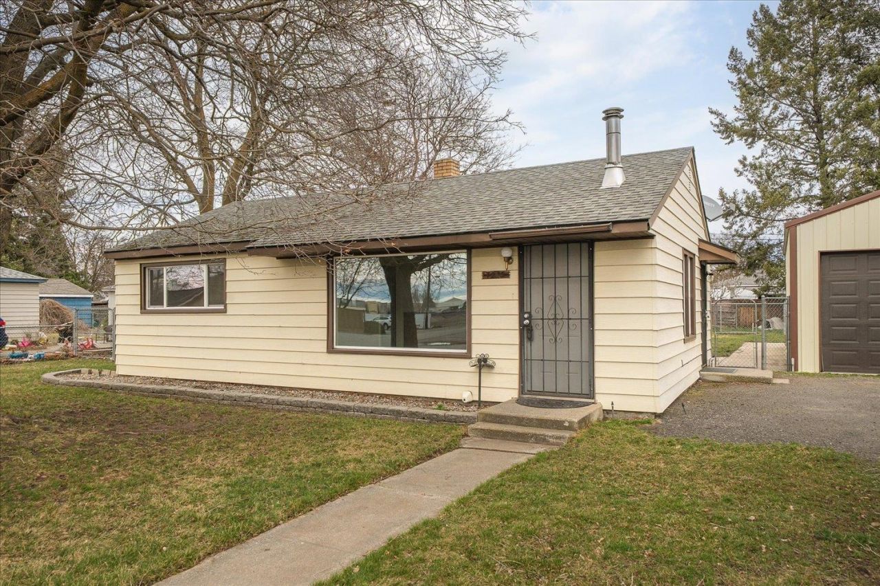 7215 E Sharp Ave, Spokane Valley, WA 99212 Main Photo