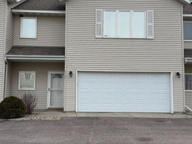 2122 Willow Trail, North Mankato, MN 56003