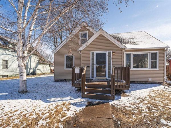 107 Lincoln Avenue N, New Prague, MN 56071