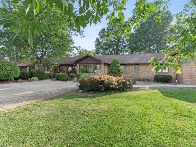 11950 Castleton Lane, Grafton, OH 44044 Photo 2