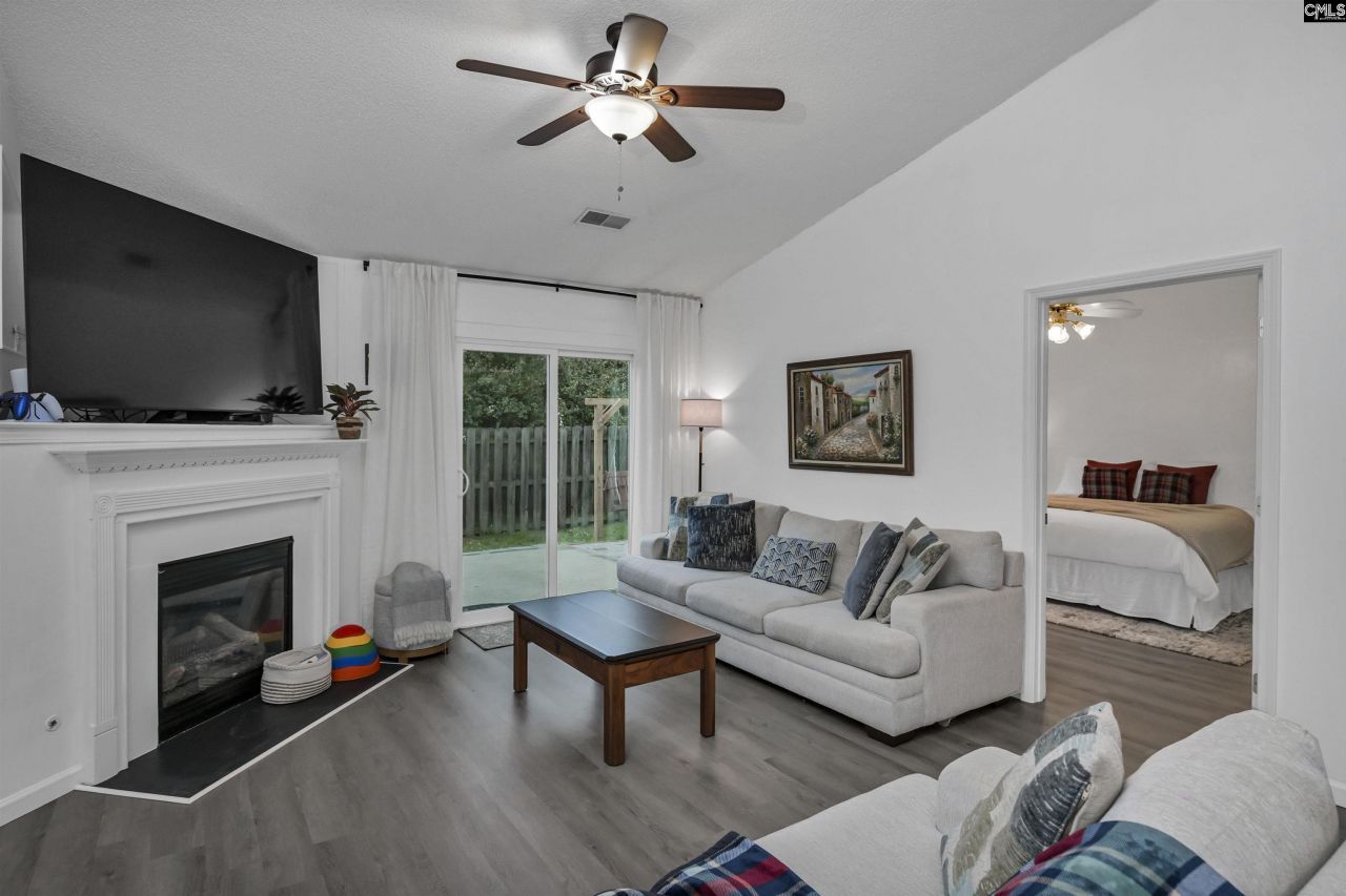 309 Tidas Street Photo 16