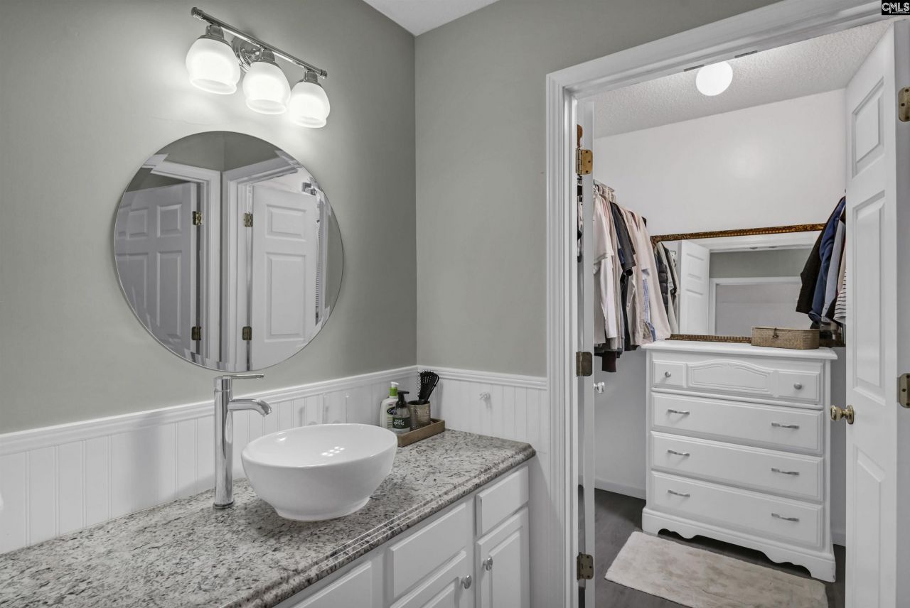 309 Tidas Street Photo 18