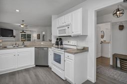 309 Tidas Street photo 4