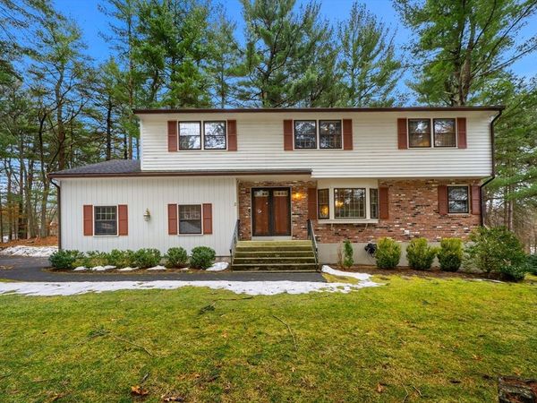 2 Garfield Ln W, Andover, MA 01810