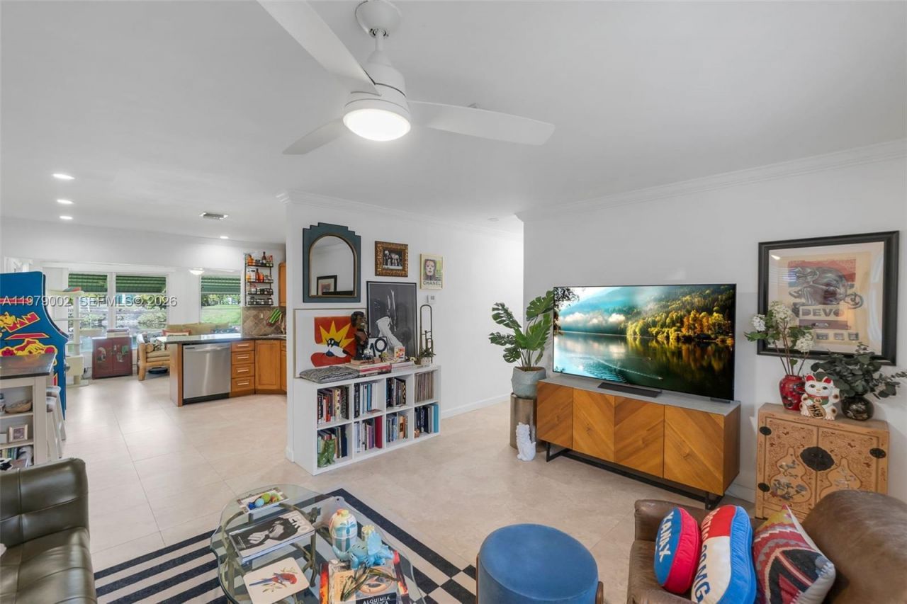 2805 NW 52nd Ct, Tamarac, FL 33309 Photo