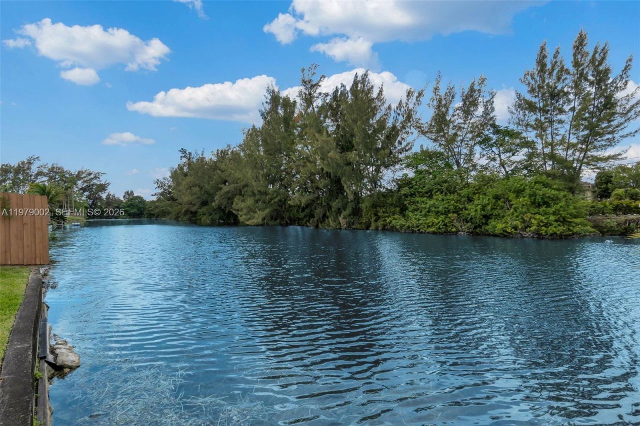 2805 NW 52nd Ct, Tamarac, FL 33309 Photo