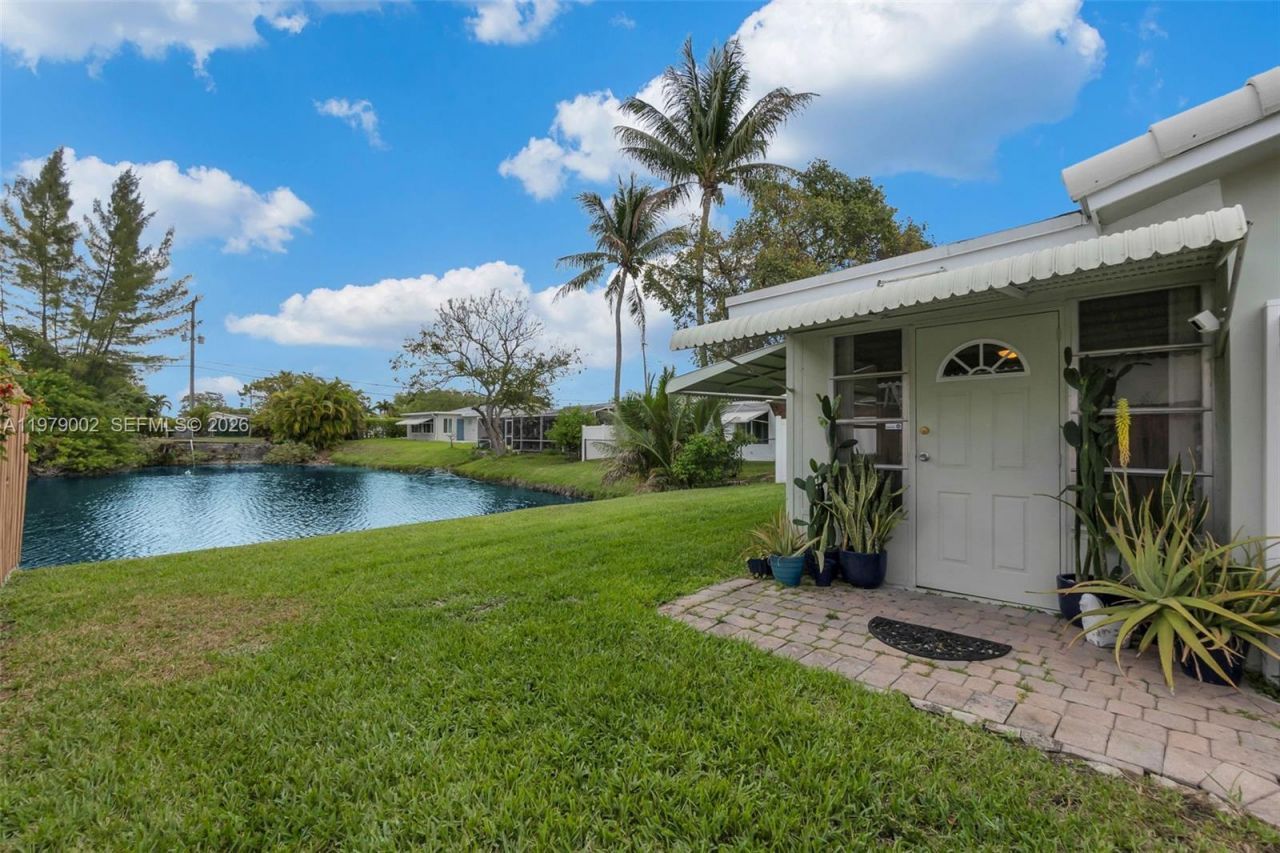 2805 NW 52nd Ct, Tamarac, FL 33309 Photo